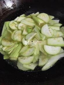 带你吃瓜清炒,带你品尝清炒瓜果的清新美味